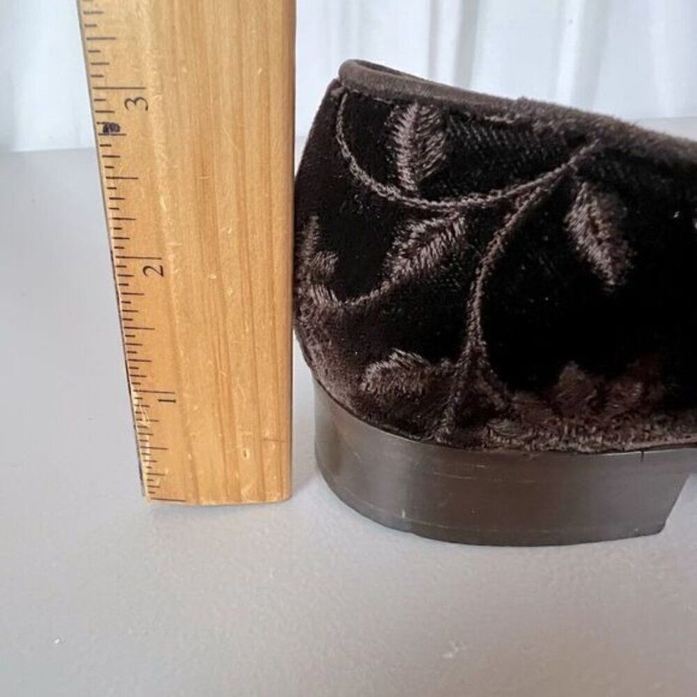 YVES SAINT LAURENT WOMENS BROWN SUEDE LOAFERS WITH EMBROIDERED DESIGN SIZE 7.5M - Picture 8 of 9